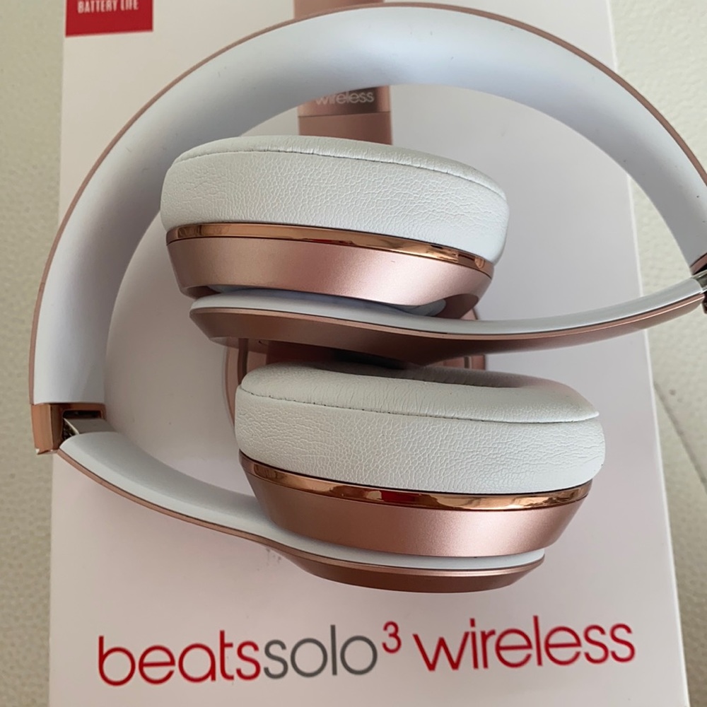 Beatssolo 3 wireless rose gold